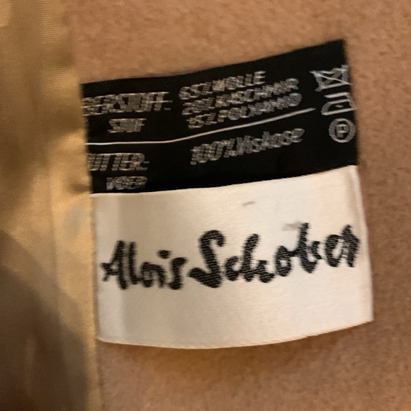 Alois Schoker? Tan trench coat, thrifted, worn, still wearable - Picture 2 of 5